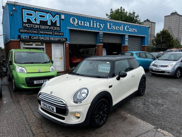 Mini Hatchback 1.5 Cooper 3dr Hatchback Petrol White
