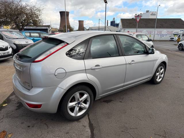 2010 Ford Focus 1.6 Zetec 5dr