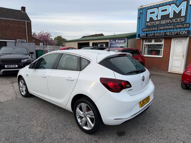 2013 Vauxhall Astra 1.4i 16V SRi 5dr